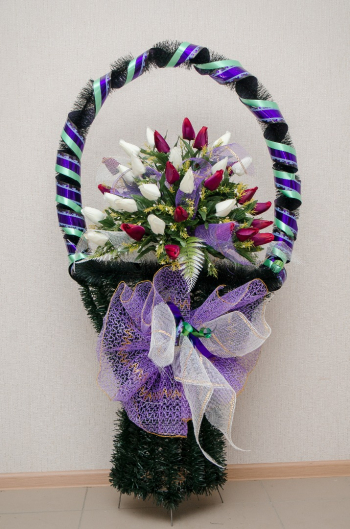 Корзина с цветами на могилу № 7